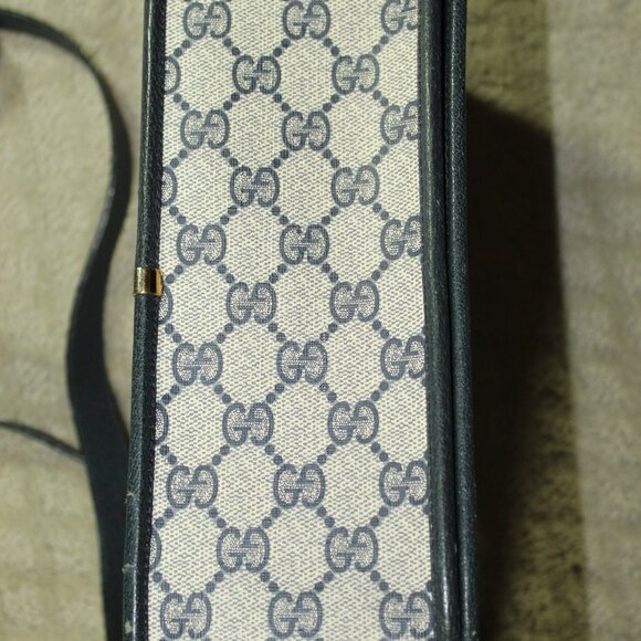 Gucci Medium Sized Dark Navy Blue Web Logo Purse - Picture 13 of 15